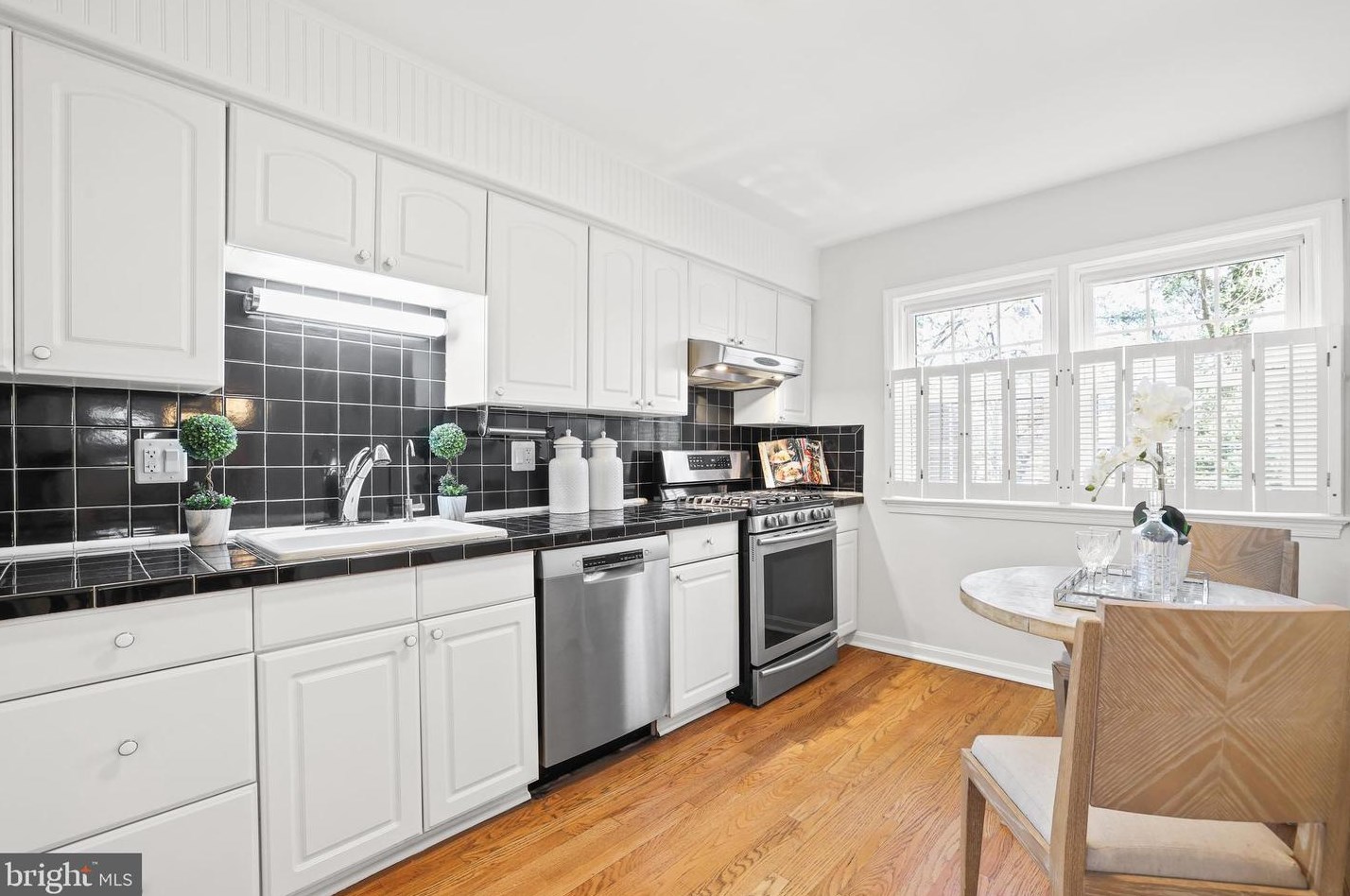 3230 Spring Ln, Falls Church VA  22041-2608 exterior