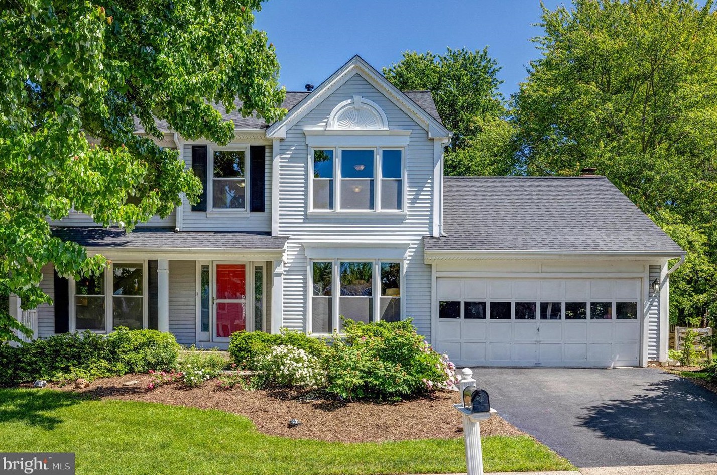 1487 Powells Tavern Pl, Herndon, VA 20170-2882
