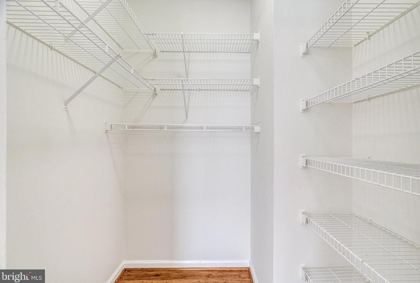 12919 Alton Sq Apt 204, Herndon, VA 20170