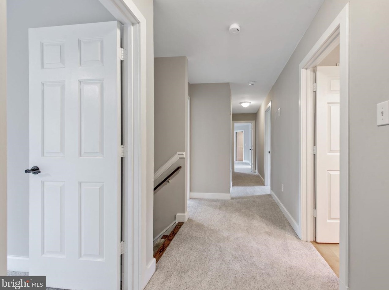 2821 Rifle Ridge Rd, Vienna VA  22124-1204 exterior