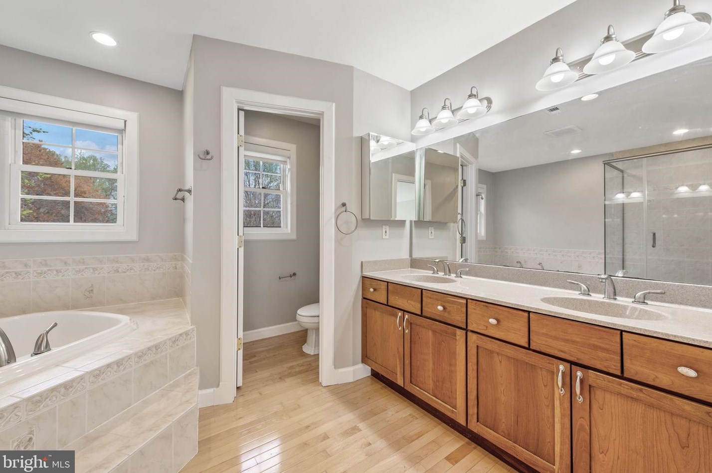 2821 Rifle Ridge Rd, Vienna VA  22124-1204 exterior