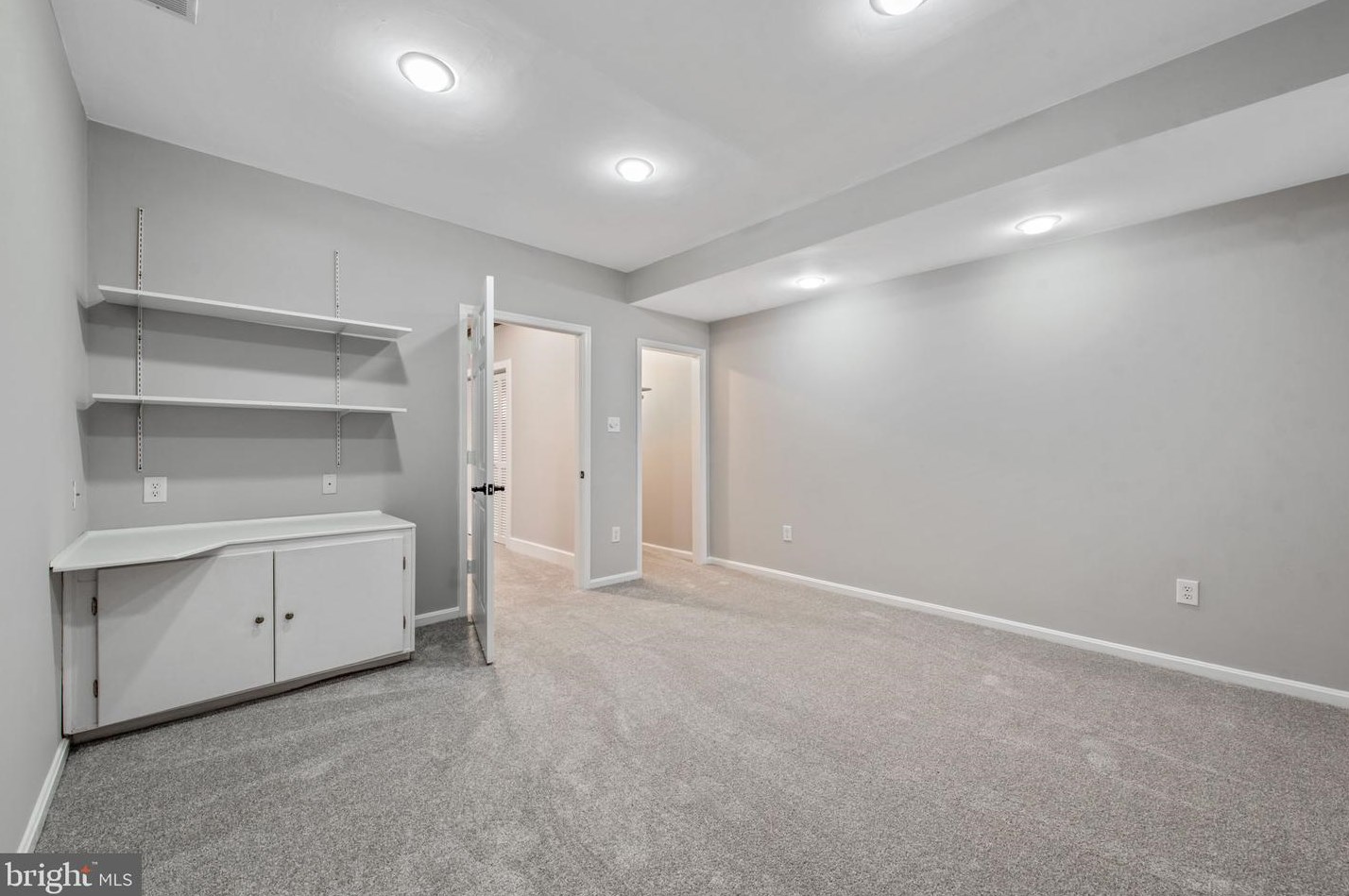 2821 Rifle Ridge Rd, Vienna VA  22124-1204 exterior