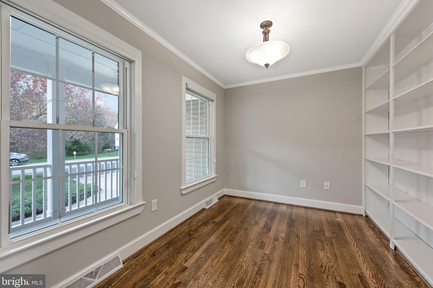 2821 Rifle Ridge Rd, Vienna VA  22124-1204 exterior