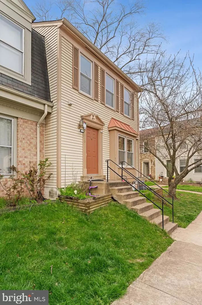 5716 Heritage Crossing Ct, Centreville, VA 20120-3608