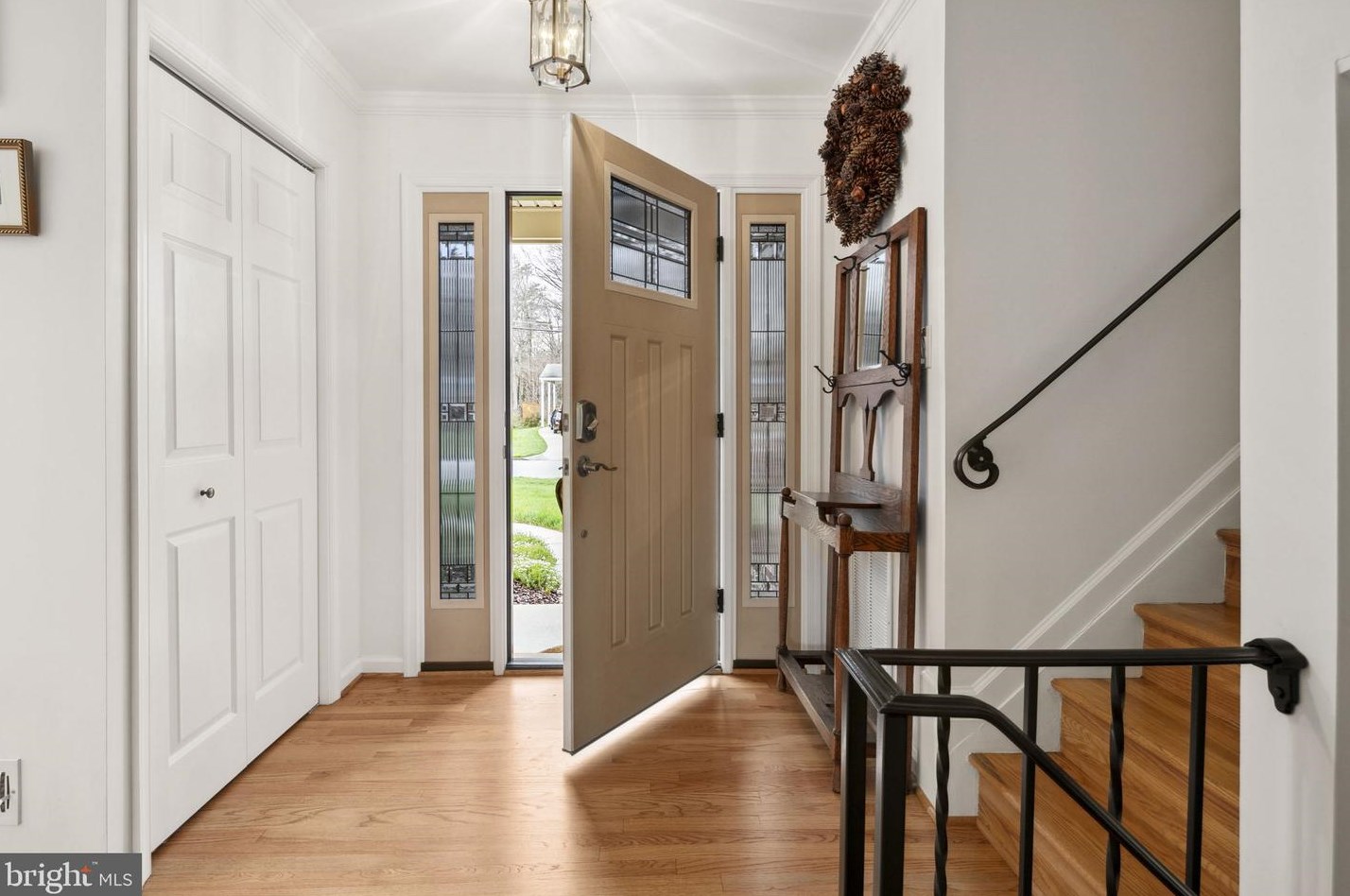 8711 Falkstone Ln, Alexandria, VA 22309-4004