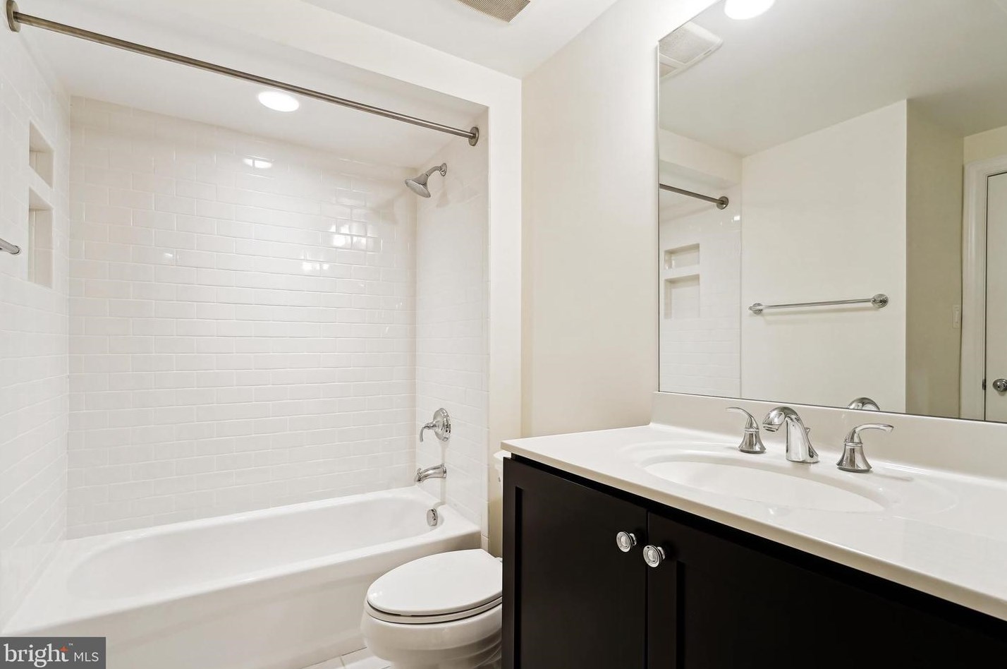 1035 Carper St, Mc Lean VA 22101-2106 exterior