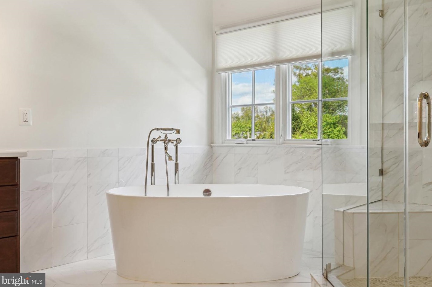 1035 Carper St, Mc Lean VA 22101-2106 exterior