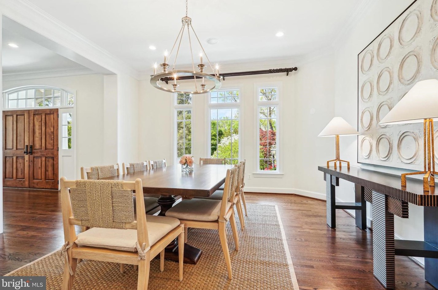 1035 Carper St, Mc Lean VA 22101-2106 exterior