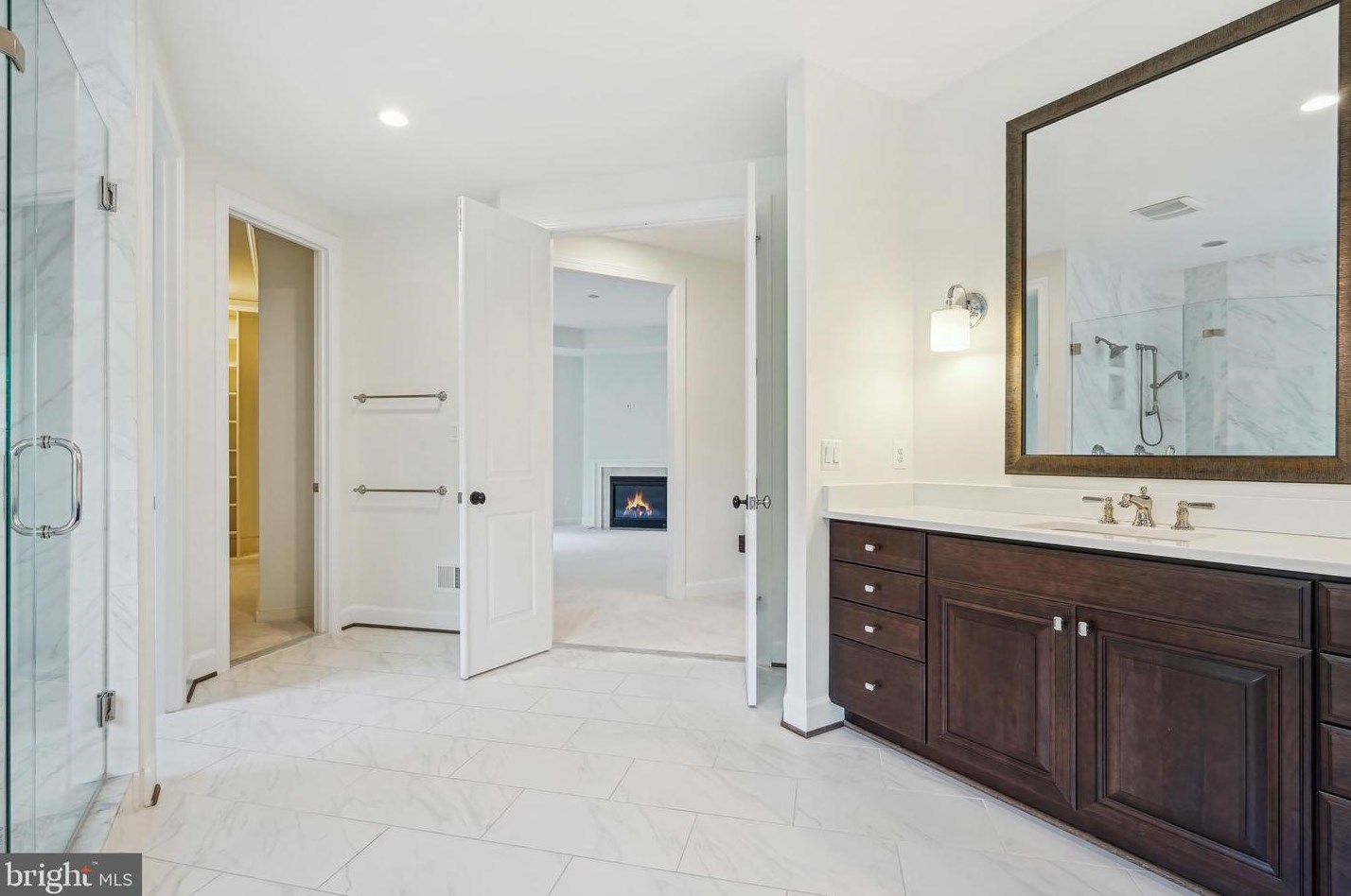 1035 Carper St, Mc Lean VA 22101-2106 exterior