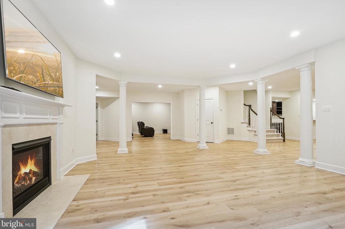 1035 Carper St, Mc Lean VA 22101-2106 exterior