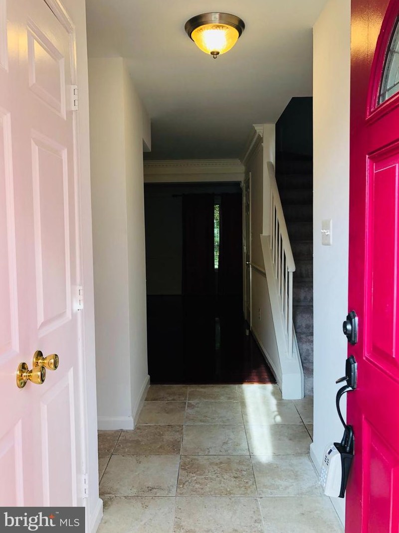 7446 Adams Park Ct, Annandale, VA 22003