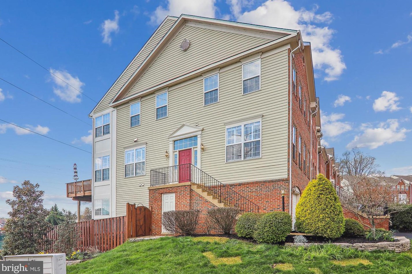 5615 Governors Pond Cir, Alexandria, VA