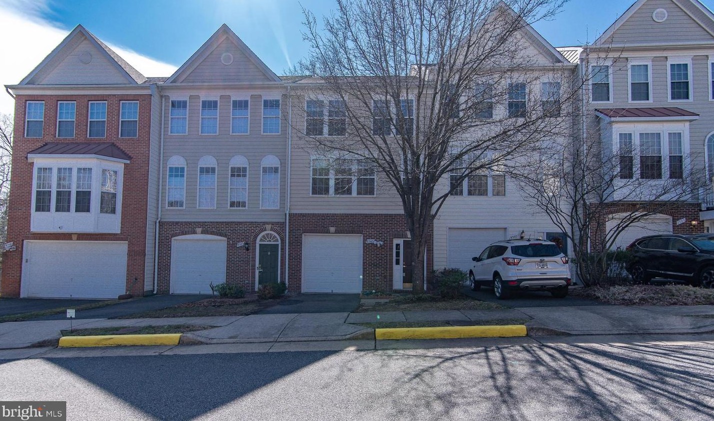 8505 Bertsky Ln, Lorton, VA 22079