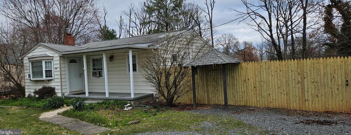 3731 W Ox Rd, Fairfax, VA 22033