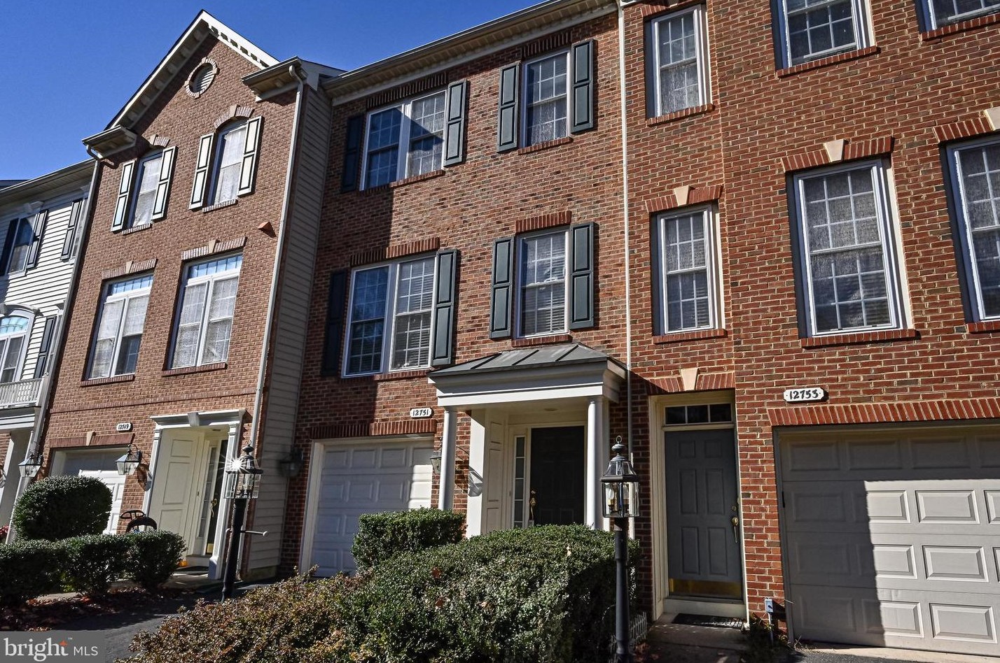 12751 Heron Ridge Dr, Fairfax, VA 22030