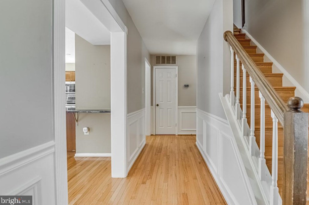 5613 Ridge View Dr, Alexandria VA  22310-1465 exterior