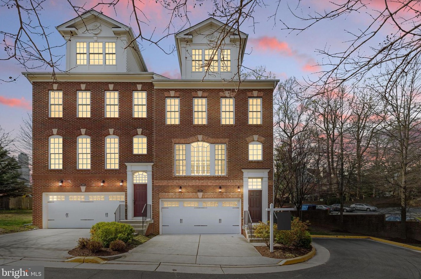 2083 Hutchison Grove Ct, Falls Church, VA 22043-2585