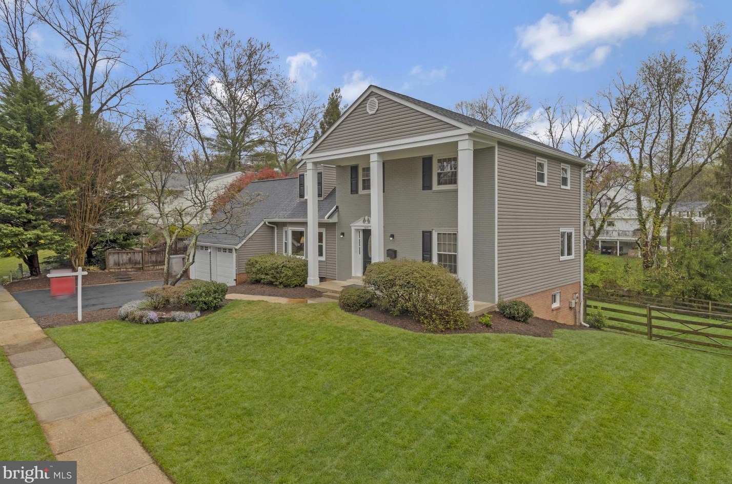 6017 Commack Ct, Springfield, VA 22152-1313