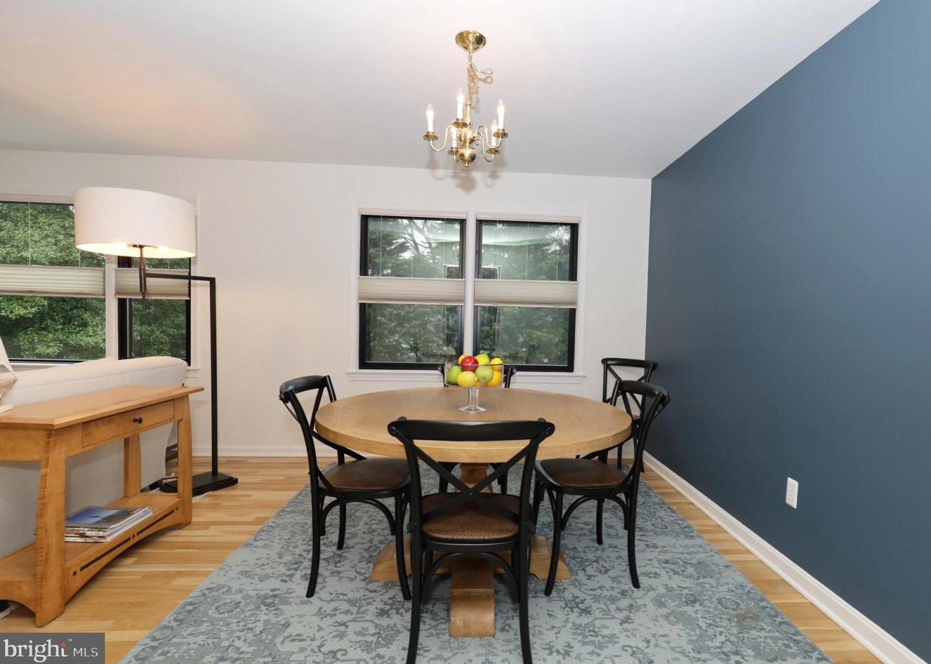 6710 Reynard Dr, Springfield VA  22152-2760 exterior