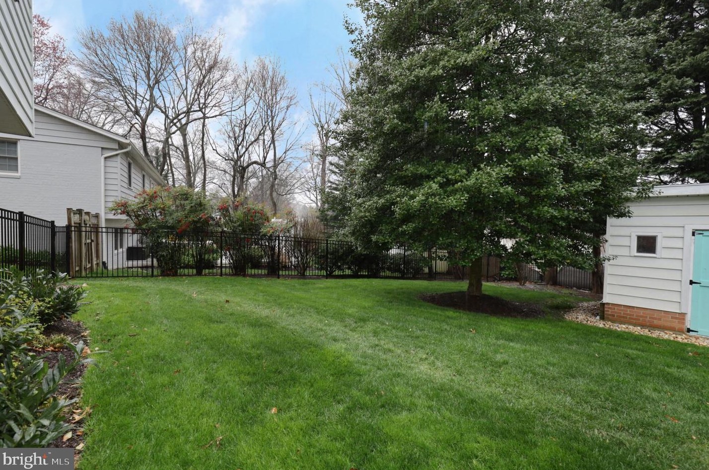 6710 Reynard Dr, Springfield VA  22152-2760 exterior
