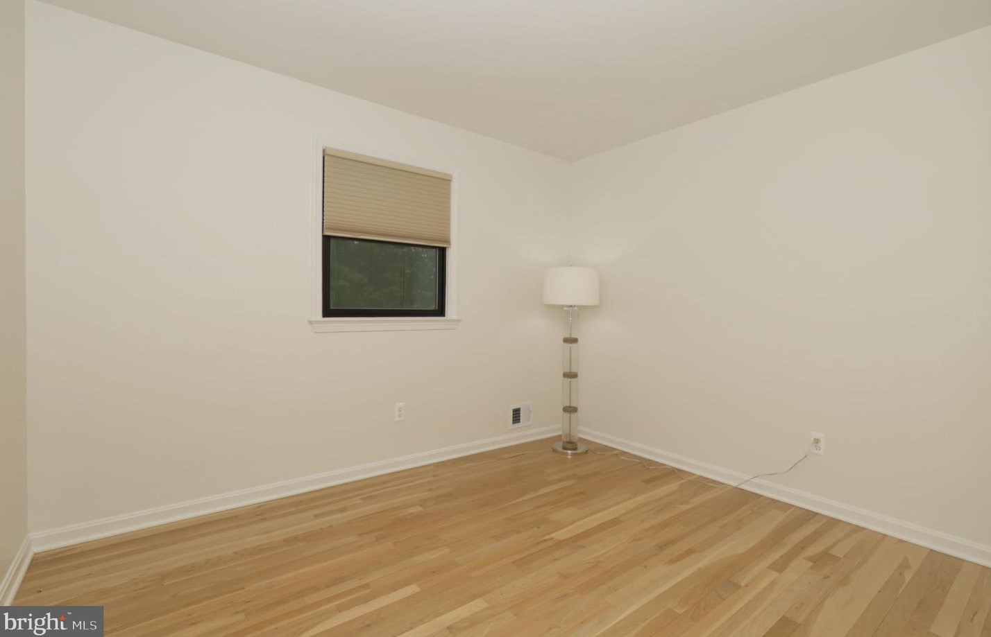 6710 Reynard Dr, Springfield VA  22152-2760 exterior