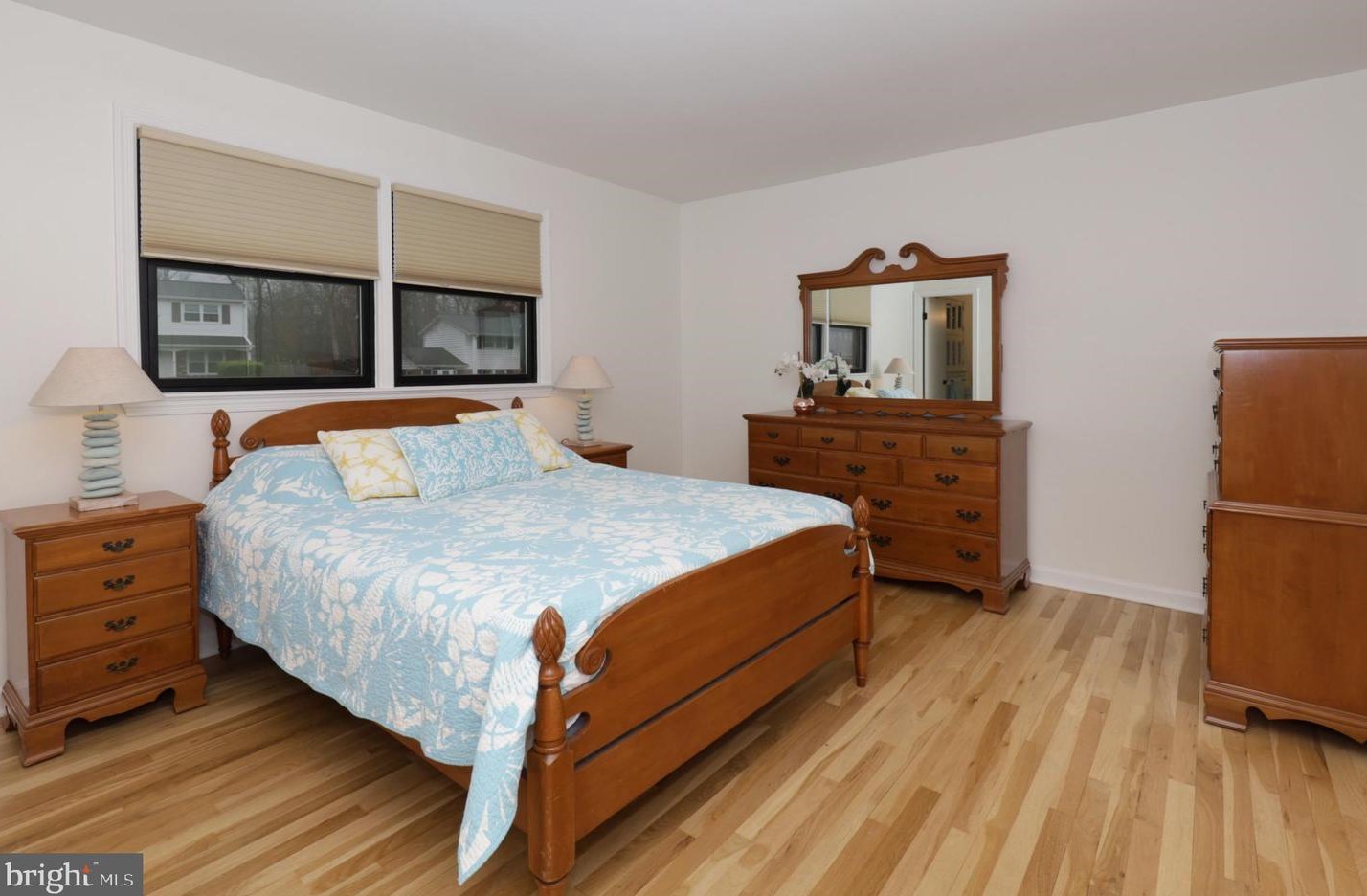 6710 Reynard Dr, Springfield VA  22152-2760 exterior