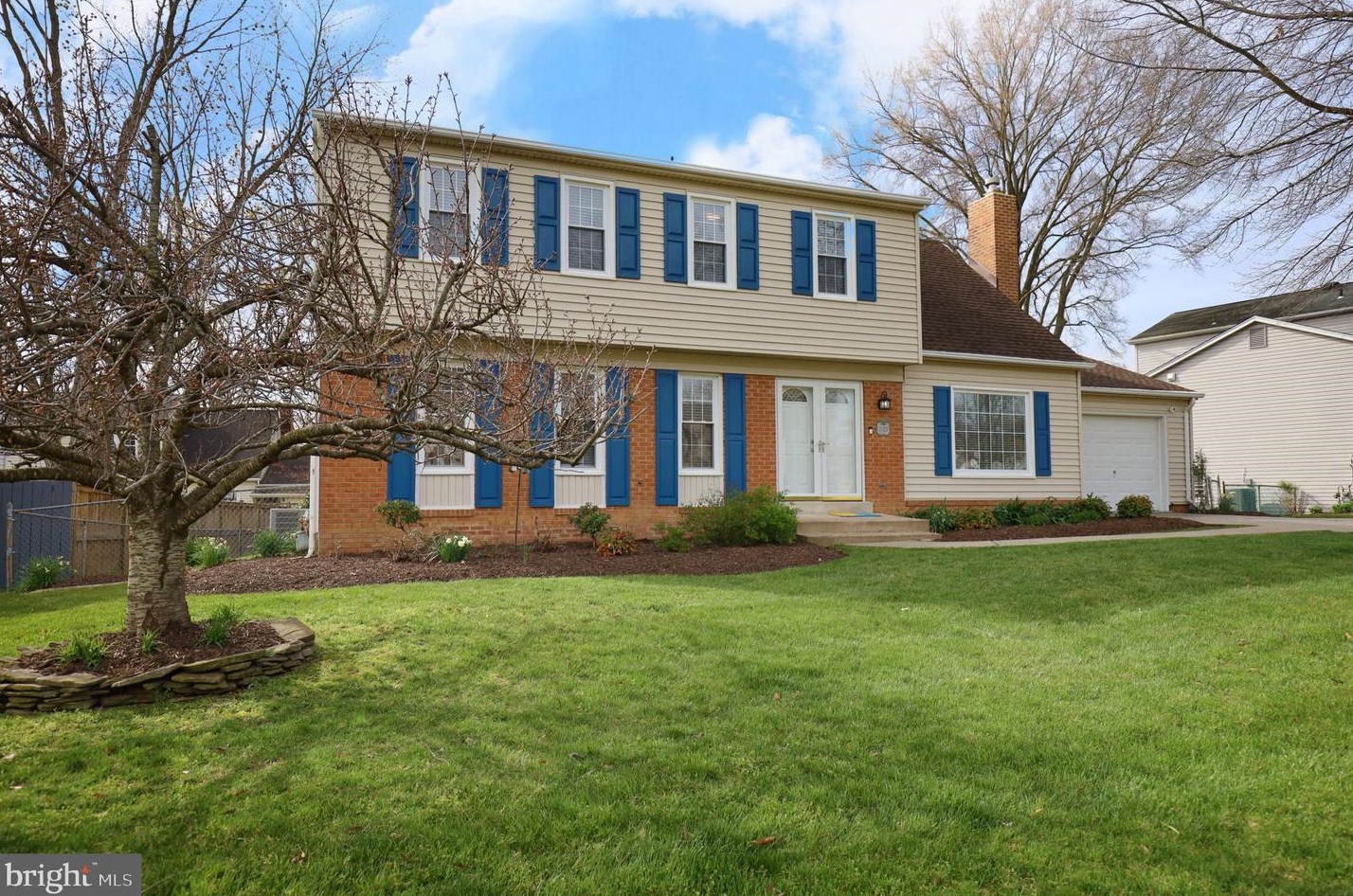 7923 Lake Pleasant Dr, Springfield VA  22153-2750 exterior