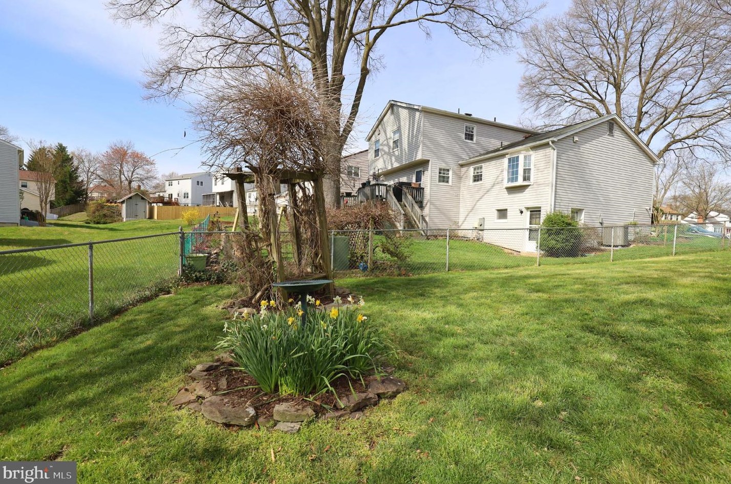 7923 Lake Pleasant Dr, Springfield VA  22153-2750 exterior