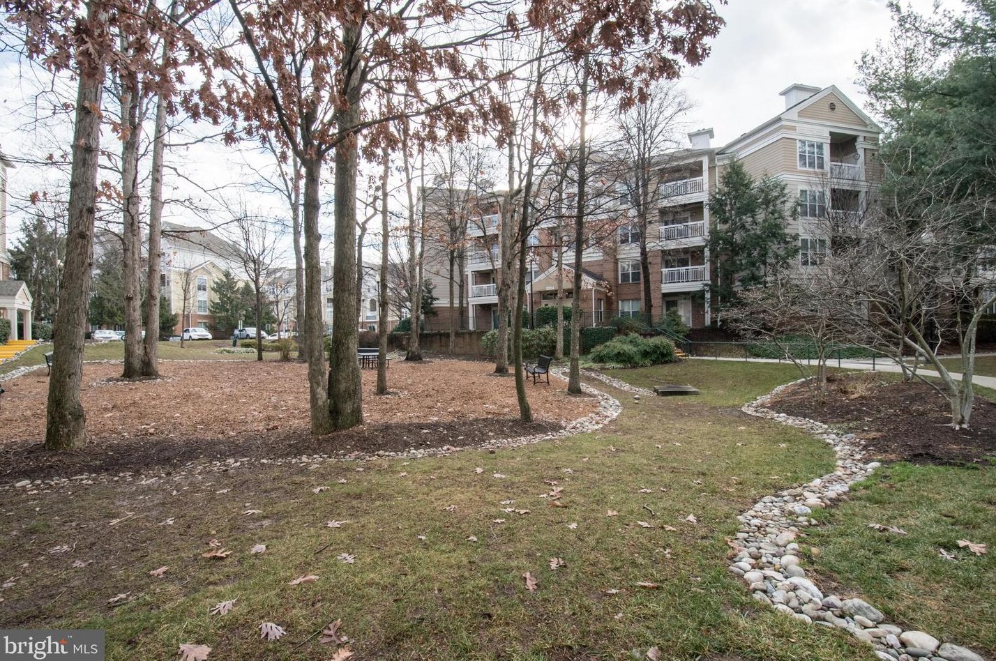 2204 Westcourt Ln Apt 118, Herndon, VA 20170