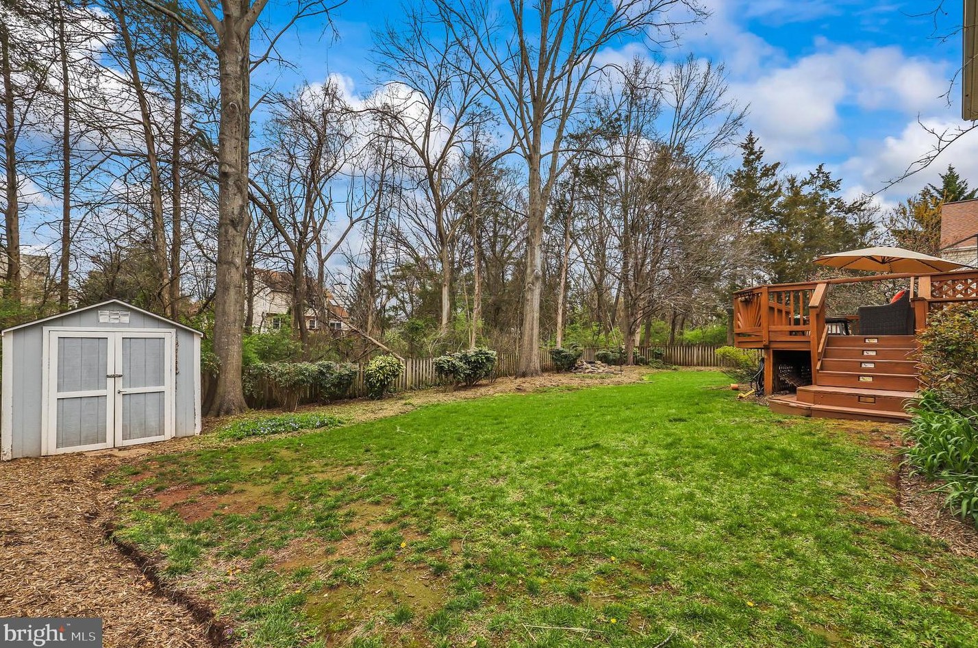 5574 Cedar Break Dr, Centreville VA  20120-3325 exterior