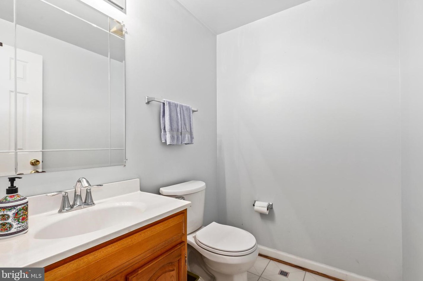 5574 Cedar Break Dr, Centreville VA  20120-3325 exterior