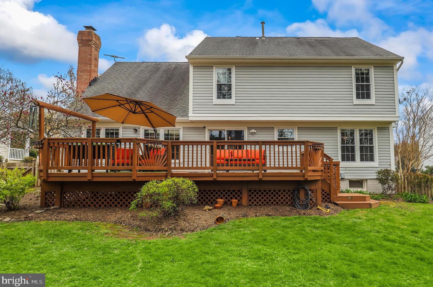 5574 Cedar Break Dr, Centreville VA  20120-3325 exterior