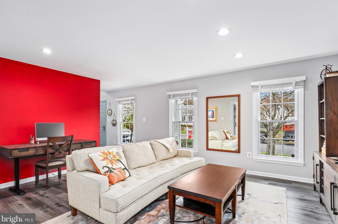 5574 Cedar Break Dr, Centreville VA  20120-3325 exterior