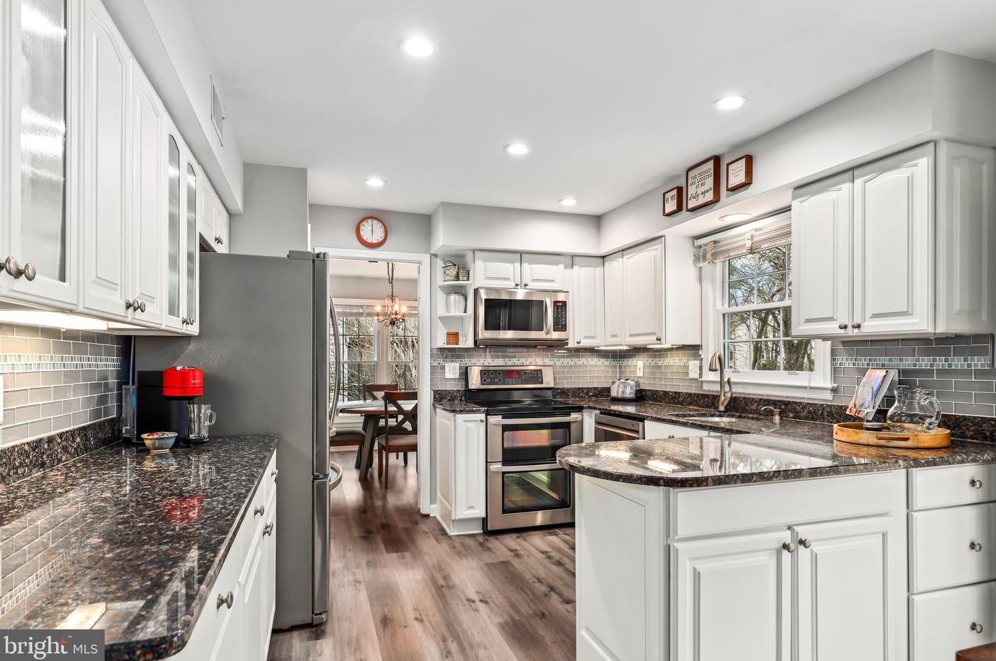 5574 Cedar Break Dr, Centreville VA  20120-3325 exterior