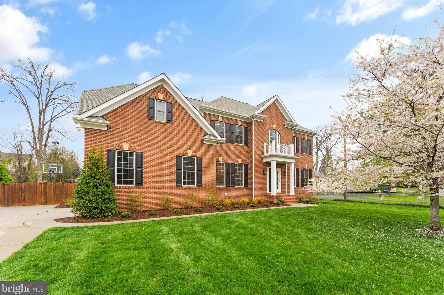 3233 Locker St, Falls Church, VA 22042