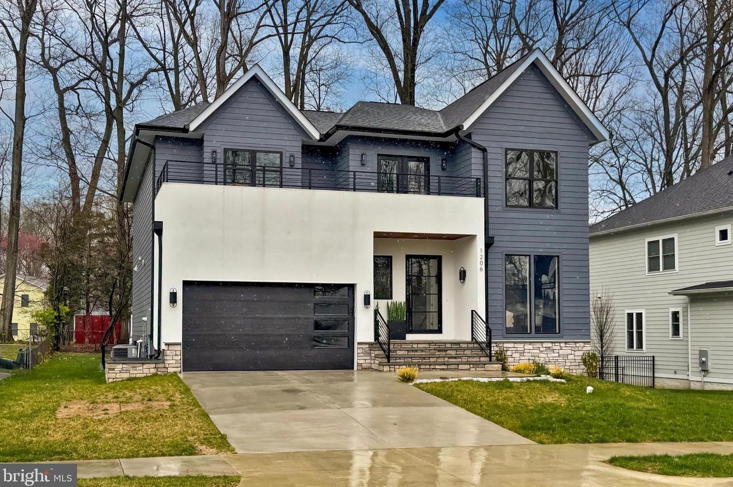 1206 Cottage St, Vienna VA  22180-6704 exterior