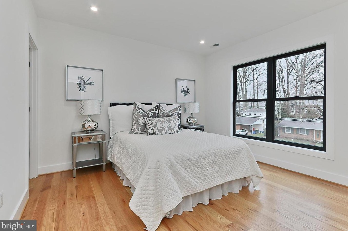 1206 Cottage St, Vienna VA  22180-6704 exterior