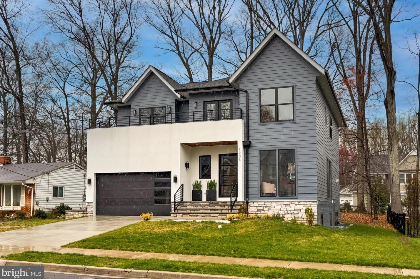 1206 Cottage St, Vienna VA  22180-6704 exterior