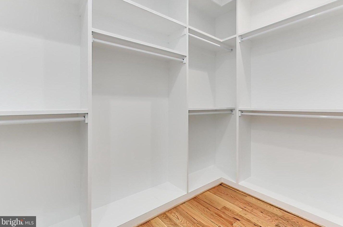 1206 Cottage St, Vienna VA  22180-6704 exterior