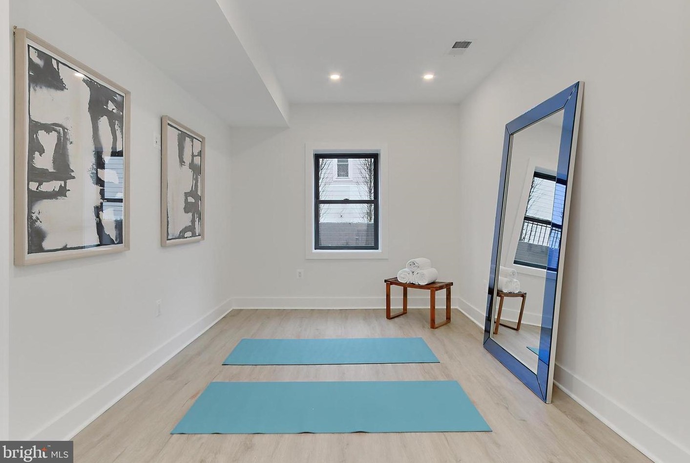 1206 Cottage St, Vienna VA  22180-6704 exterior