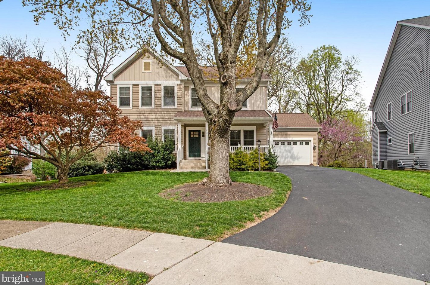 1931 Fisher Ct, Falls Church, VA 22043-1227