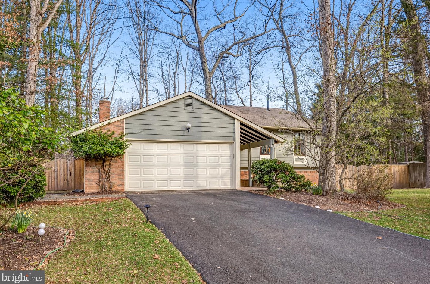 11232 Handlebar Rd, Herndon, VA 20191