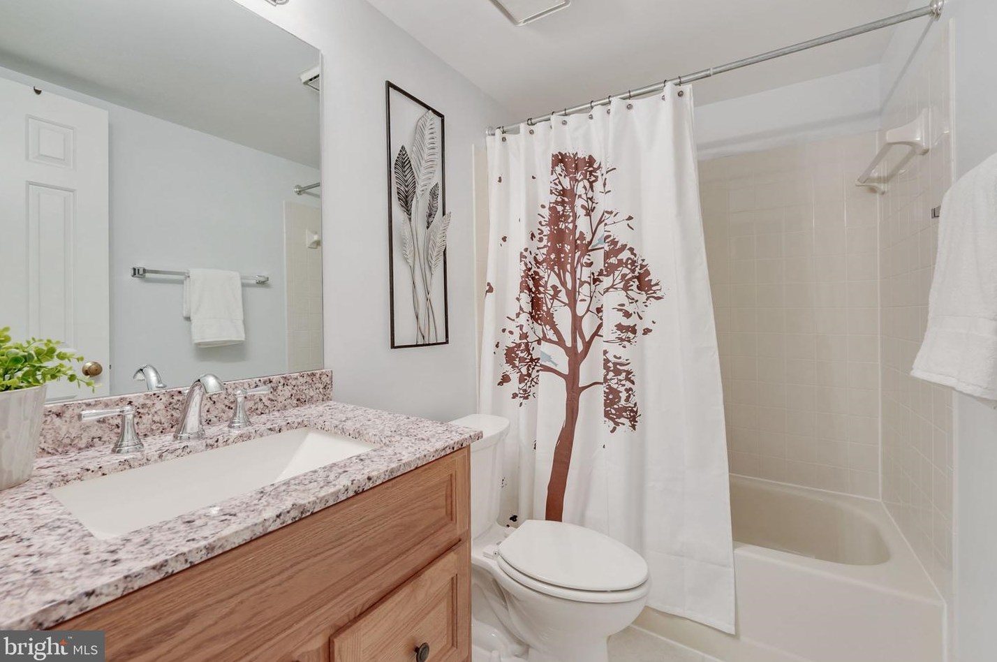 6740 Sunset Woods Ct, Springfield VA  22015-4241 exterior