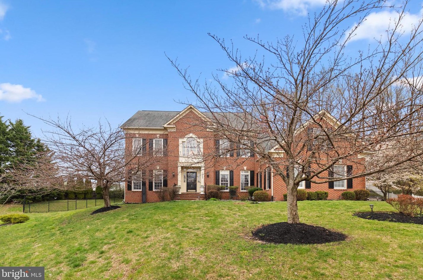 1068 Cedar Chase Ct, Herndon, VA 20170