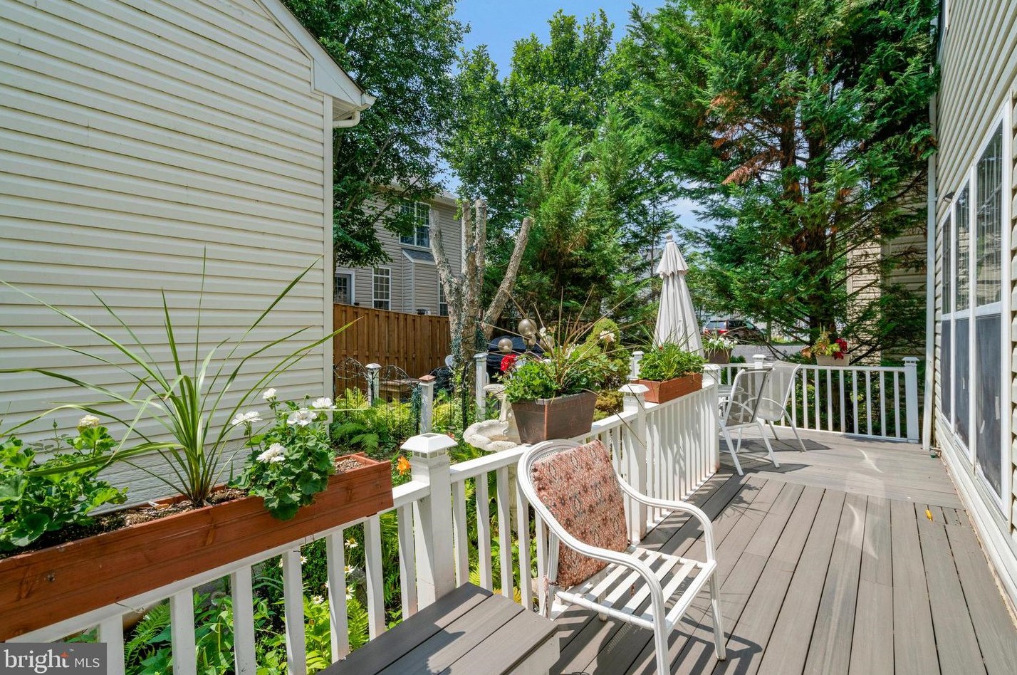 8148 Gilroy Dr, Lorton VA 22079-2938 exterior