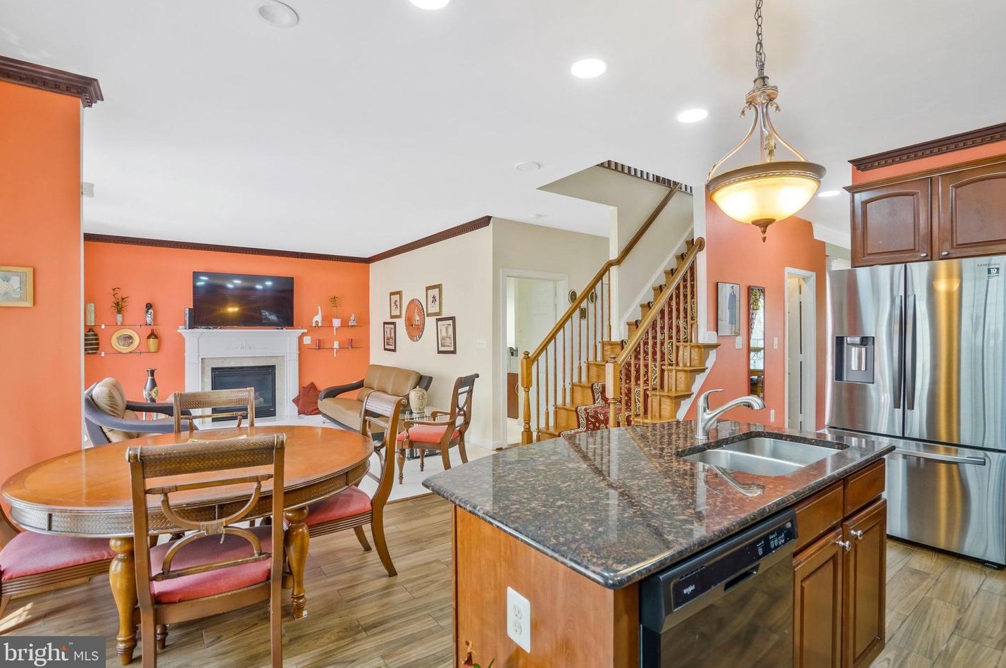 8148 Gilroy Dr, Lorton VA 22079-2938 exterior