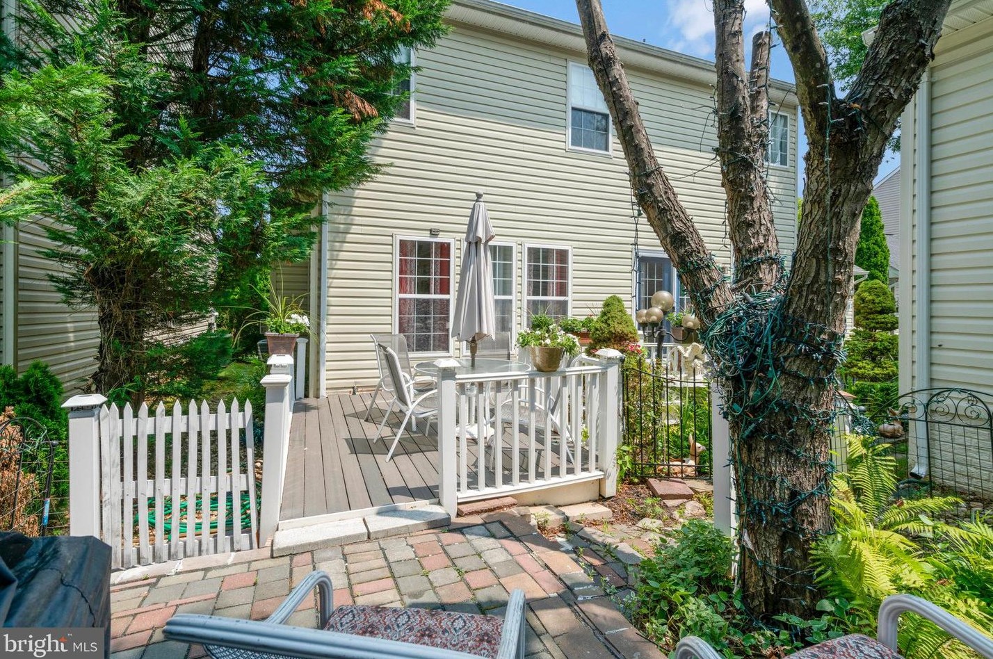 8148 Gilroy Dr, Lorton VA 22079-2938 exterior