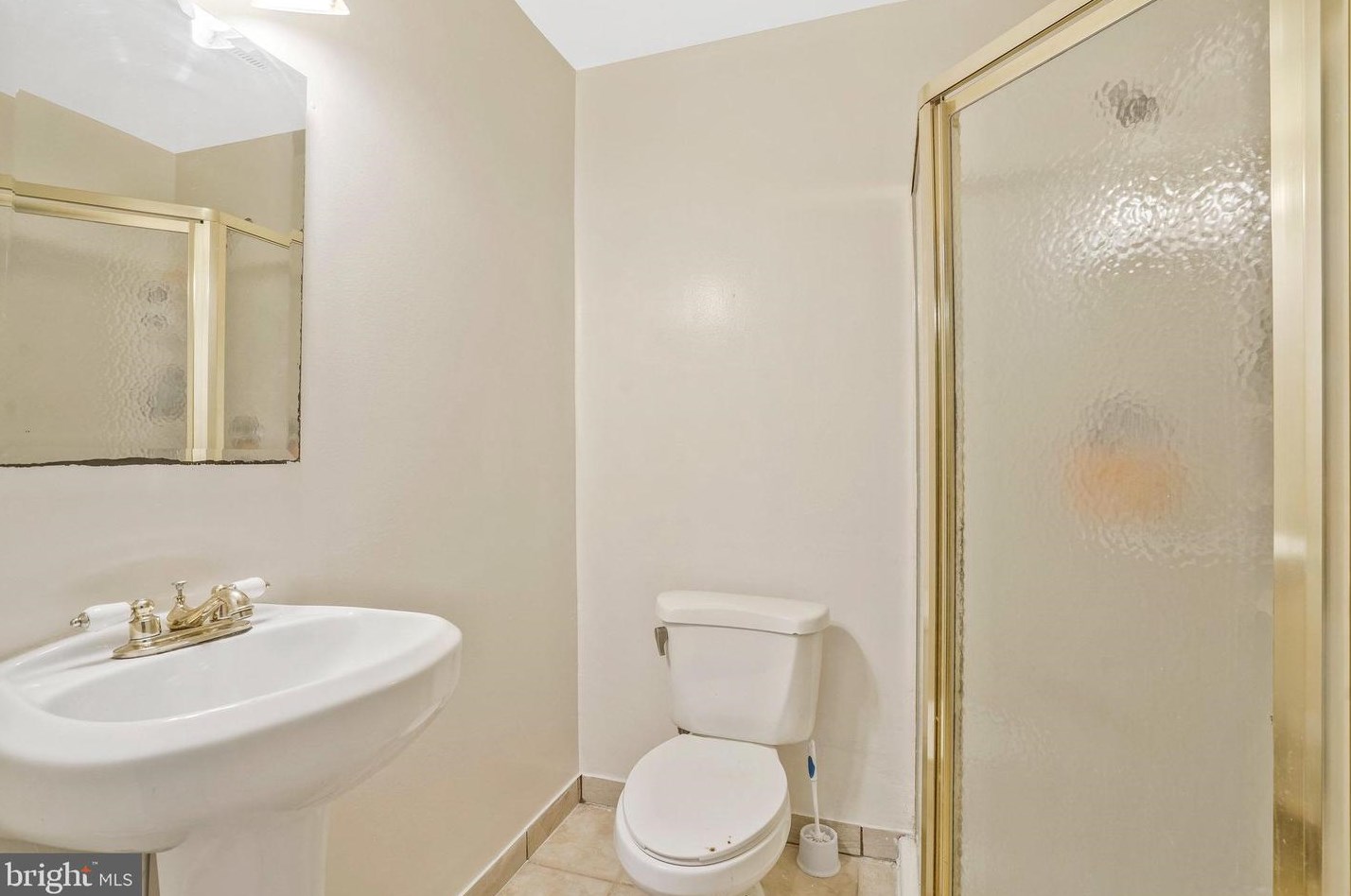 8148 Gilroy Dr, Lorton VA 22079-2938 exterior