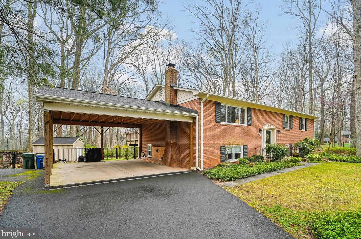 5103 Gunpowder Rd, Fairfax, VA 22030-6511