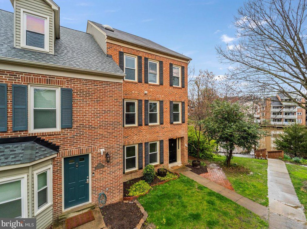 7509 Chrisland Cv, Falls Church, VA 22042